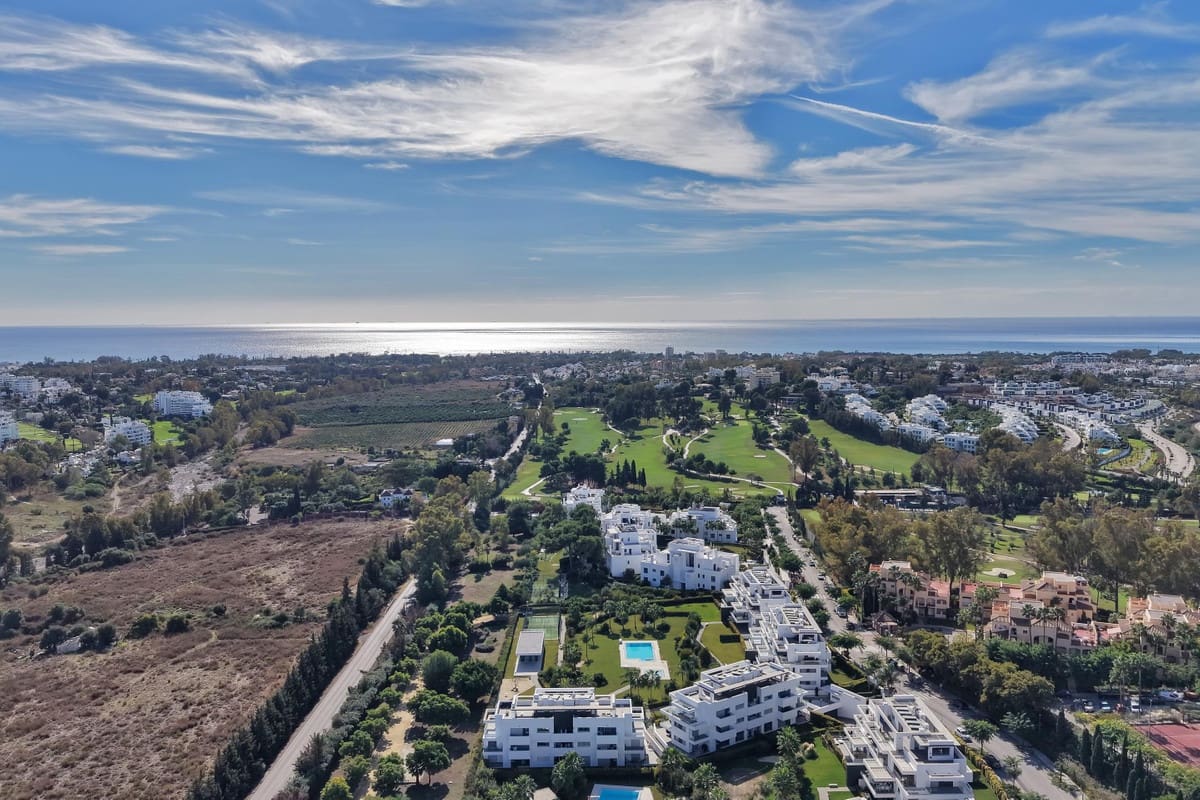 Apartamento de 3 habitaciones en New Golden Mile en venta - 895.000 € (Ref: 9412954)