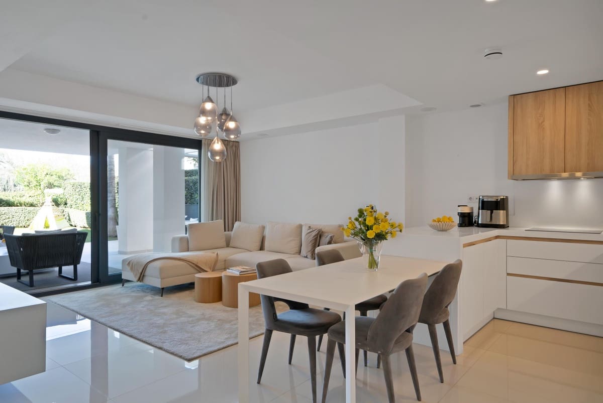 3 soveværelse Lejlighed til salg i New Golden Mile - € 895.000 (Ref: 9412954)