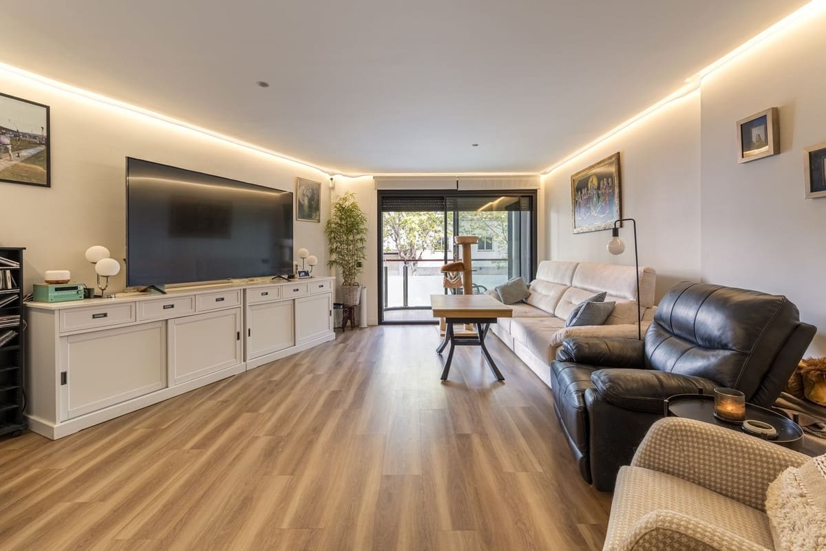 3 soverom Leilighet til salgs i Estepona med garasje - € 759 000 (Ref: 9412955)