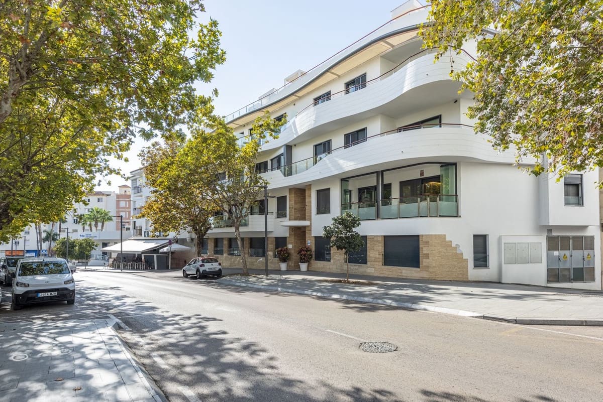 3 soverom Leilighet til salgs i Estepona med garasje - € 759 000 (Ref: 9412955)