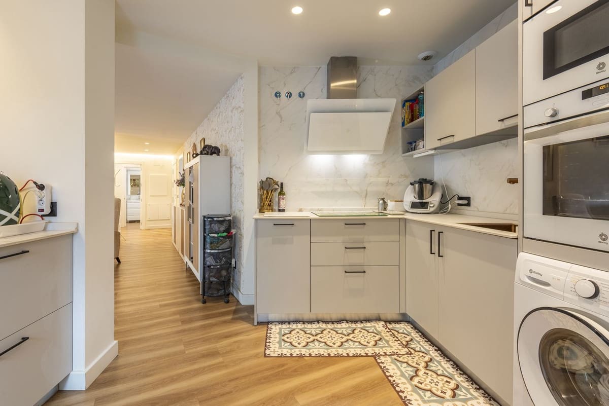 Apartamento de 3 habitaciones en Estepona en venta con garaje - 759.000 € (Ref: 9412955)