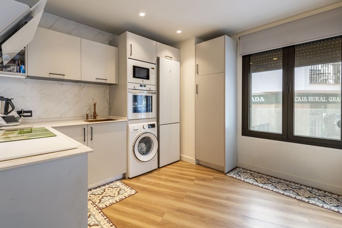 Apartamento de 3 habitaciones en Estepona en venta con garaje - 759.000 € (Ref: 9412955)