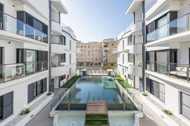 3 chambre Appartement à vendre à Estepona avec garage - 759 000 € (Ref: 9412955)