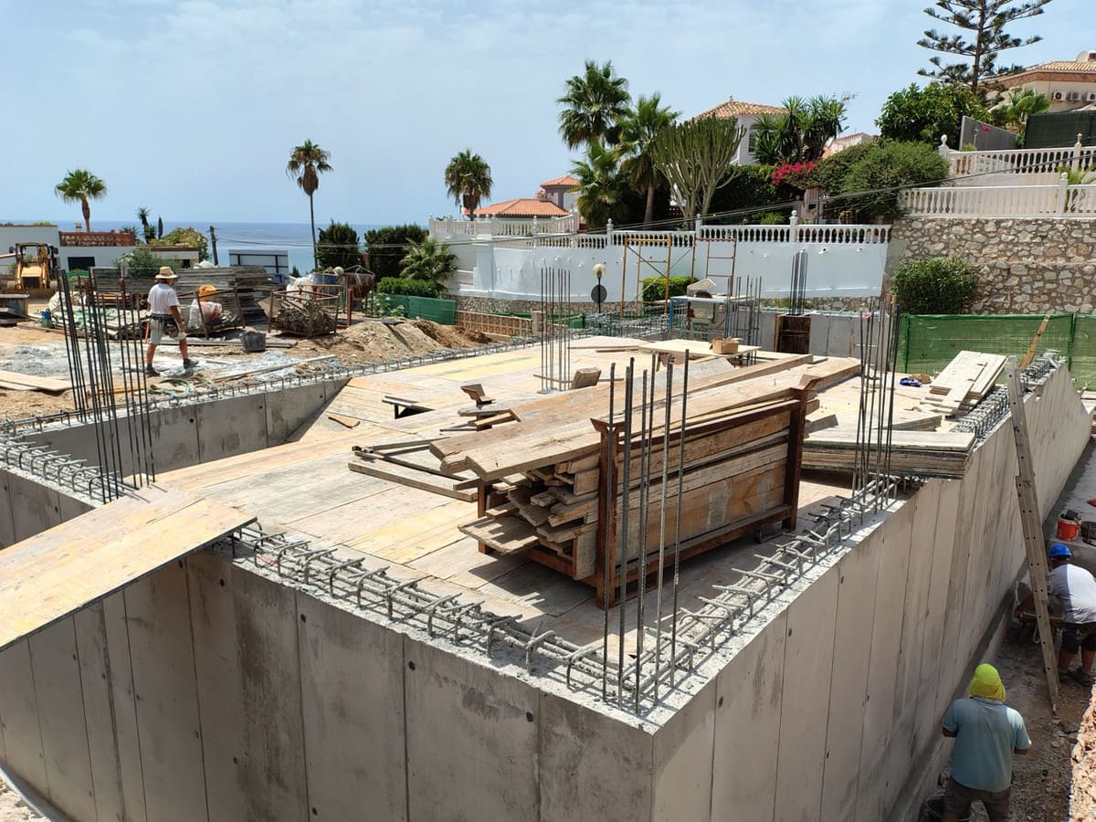 4 bedroom Villa for sale in Mijas Costa with garage - € 1,675,000 (Ref: 9413181)