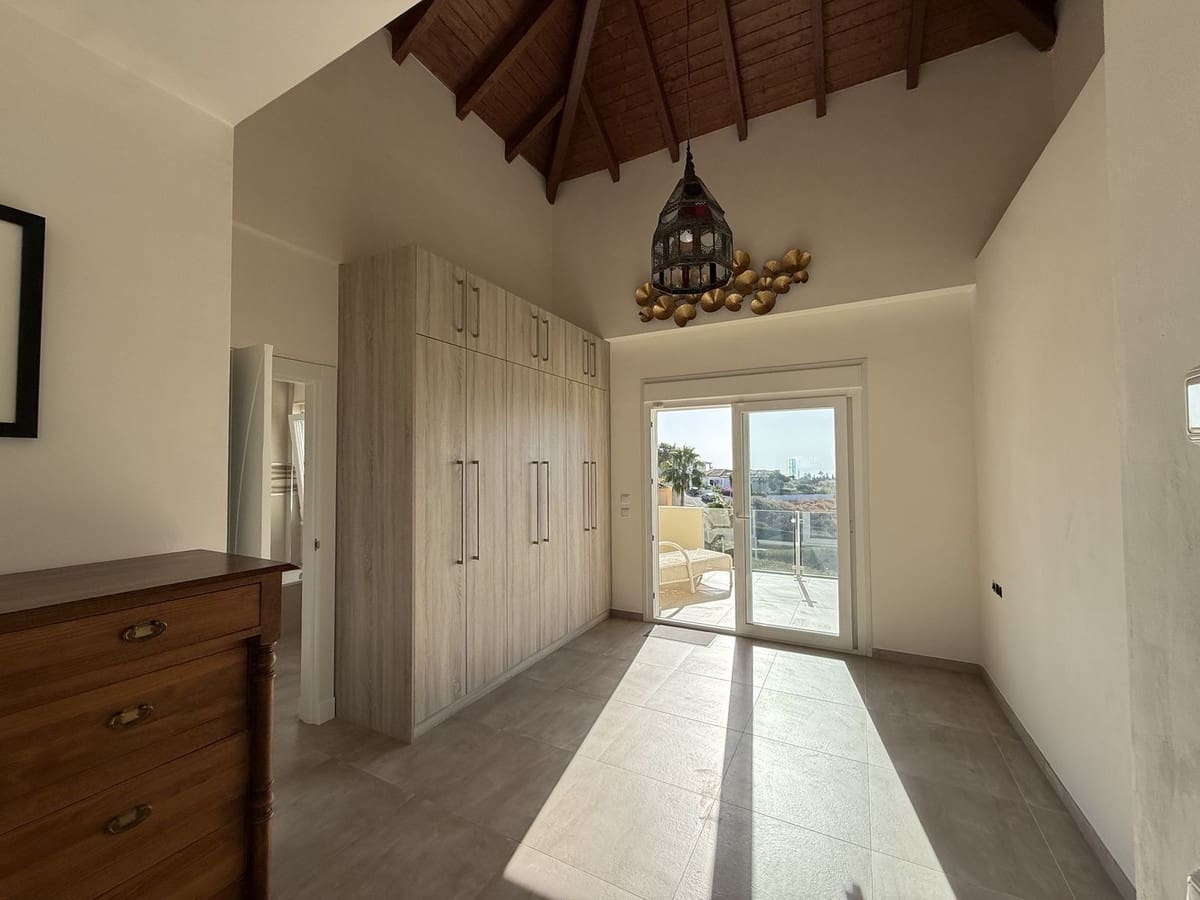 5 quarto Moradia para venda em Estepona - 1 495 000 € (Ref: 9413186)