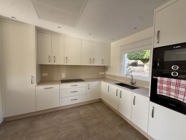 5 Zimmer Villa zu verkaufen in Estepona - 1.395.000 € (Ref: 9413186)