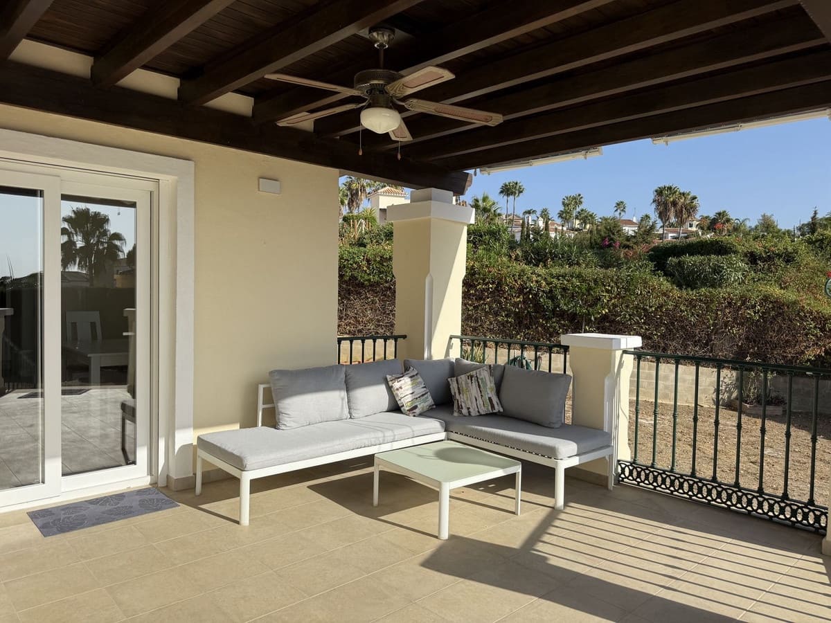 5 bedroom Villa for sale in Estepona - € 1,395,000 (Ref: 9413186)