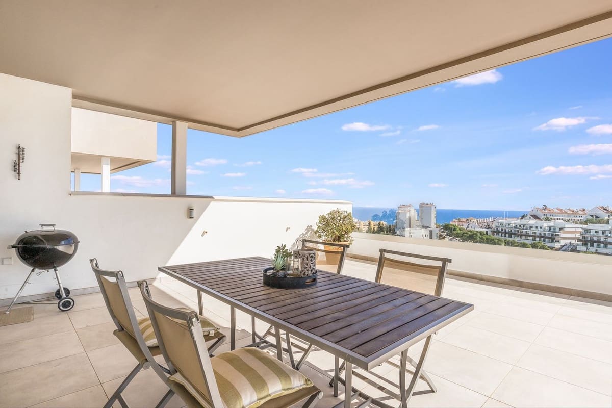 4 makuuhuone Huoneisto myytävänä paikassa Estepona mukana 
autotalli - 1 090 000 € (Ref: 9413187)