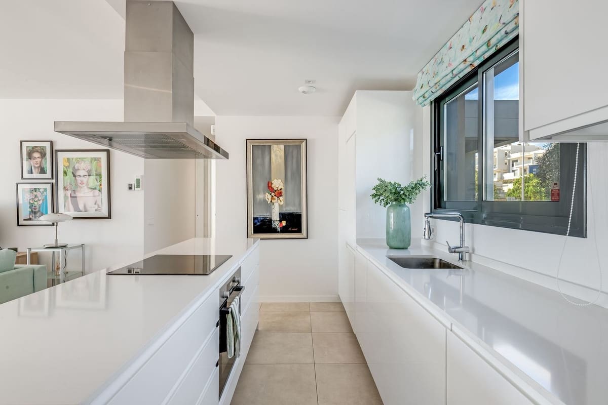 4 makuuhuone Huoneisto myytävänä paikassa Estepona mukana 
autotalli - 1 090 000 € (Ref: 9413187)