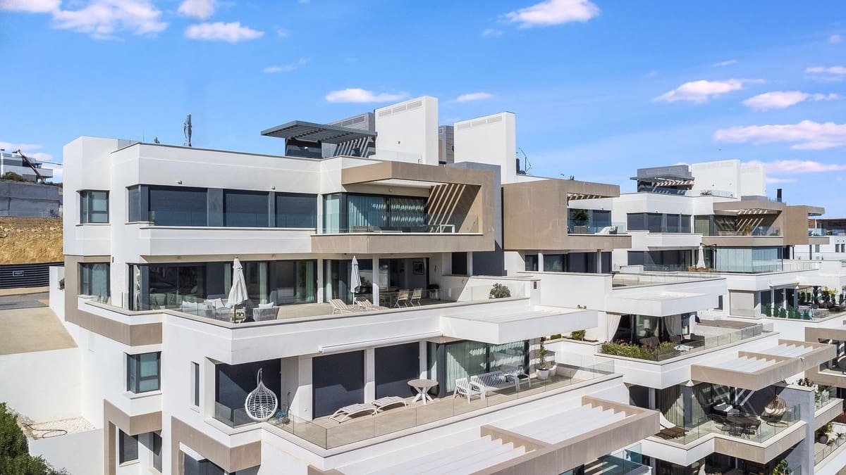 4 makuuhuone Huoneisto myytävänä paikassa Estepona mukana 
autotalli - 1 090 000 € (Ref: 9413187)