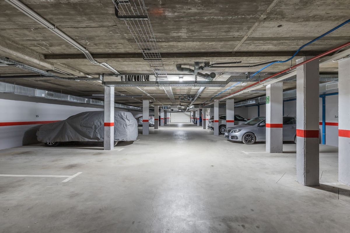 4 makuuhuone Huoneisto myytävänä paikassa Estepona mukana 
autotalli - 1 090 000 € (Ref: 9413187)