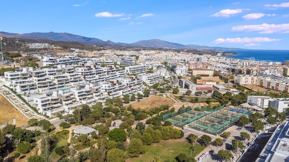 4 makuuhuone Huoneisto myytävänä paikassa Estepona mukana 
autotalli - 1 090 000 € (Ref: 9413187)