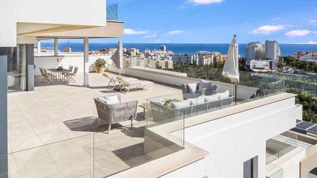 4 quarto Apartamento para venda em Estepona com garagem - 1 090 000 € (Ref: 9413187)