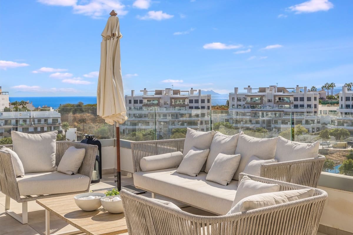Apartamento de 4 habitaciones en Estepona en venta con garaje - 1.090.000 € (Ref: 9413187)