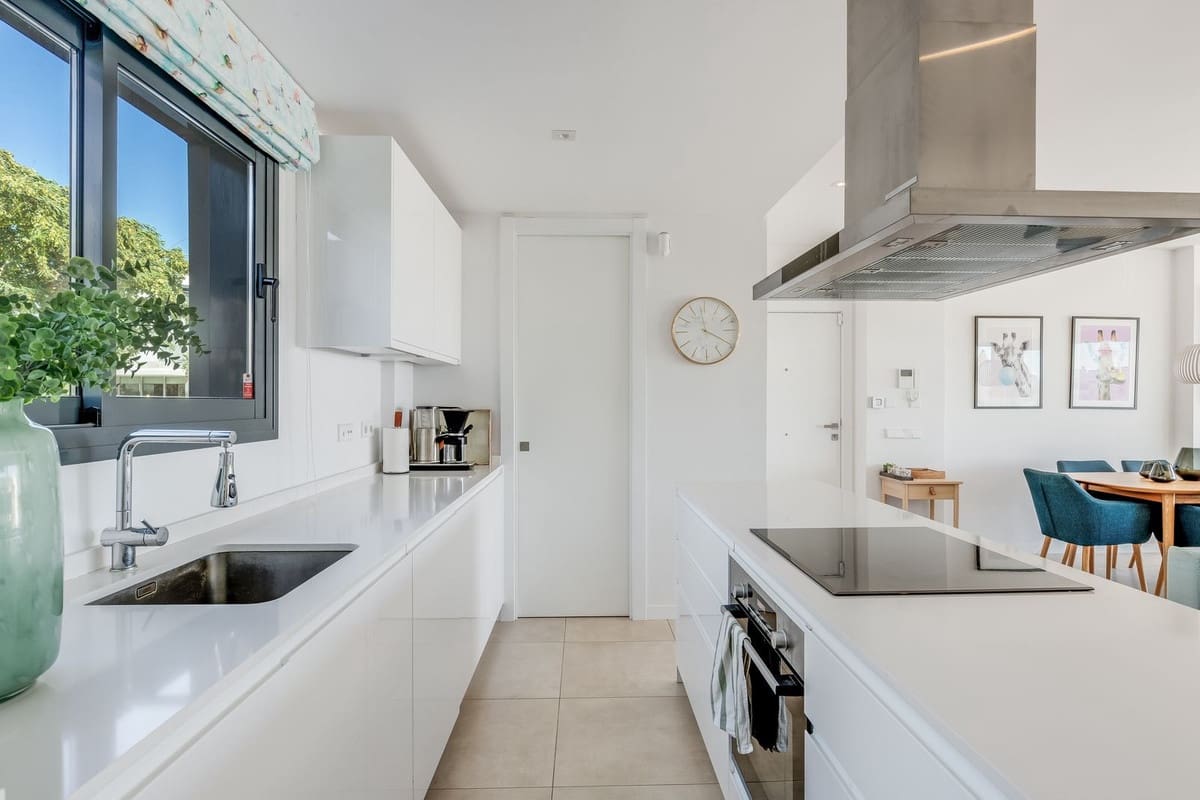 Apartamento de 4 habitaciones en Estepona en venta con garaje - 1.090.000 € (Ref: 9413187)