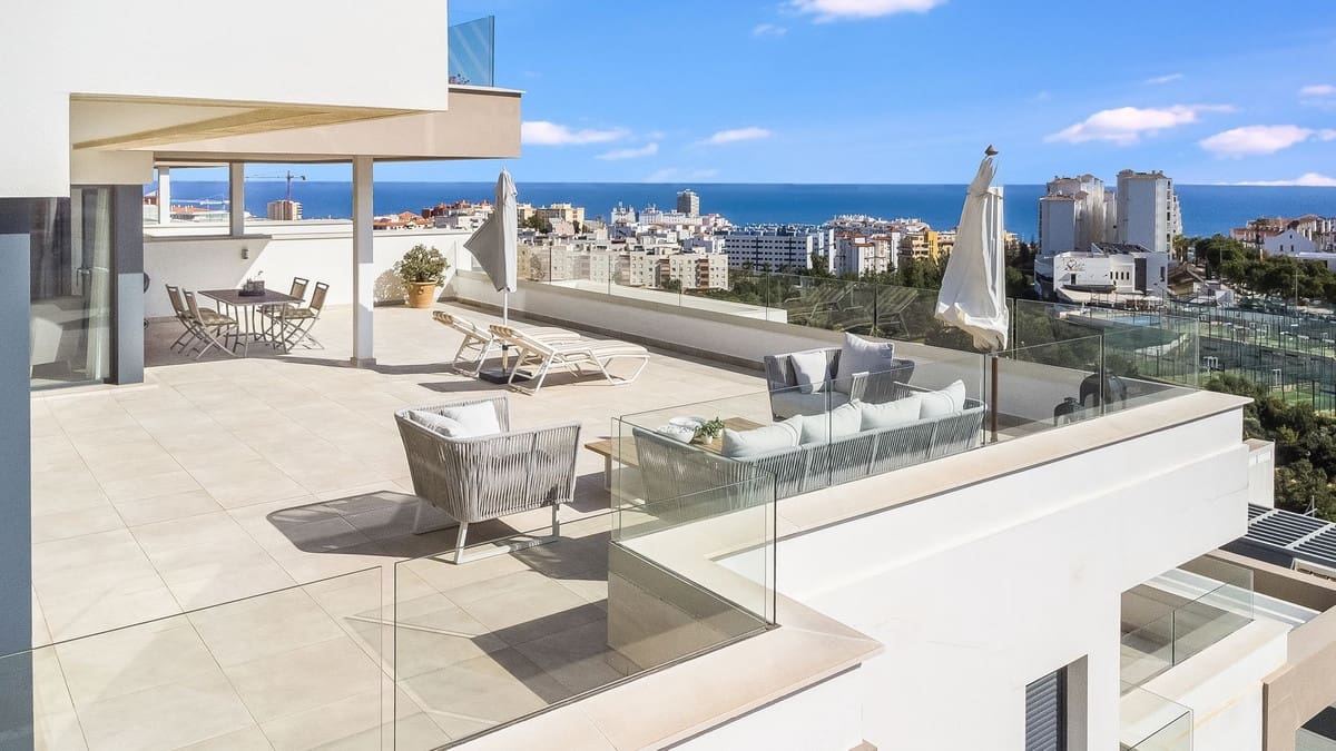 Apartamento de 4 habitaciones en Estepona en venta con garaje - 1.090.000 € (Ref: 9413187)