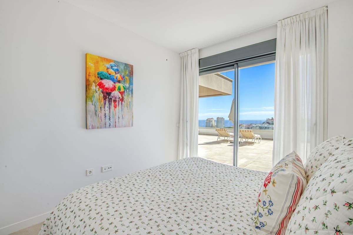 Apartamento de 4 habitaciones en Estepona en venta con garaje - 1.090.000 € (Ref: 9413187)