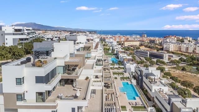Apartamento de 4 habitaciones en Estepona en venta con garaje - 1.090.000 € (Ref: 9413187)