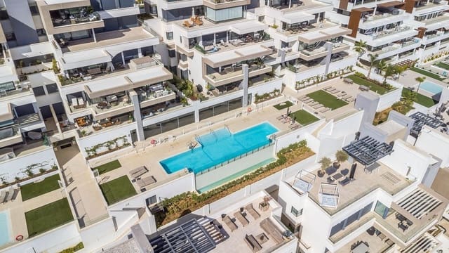 Apartamento de 4 habitaciones en Estepona en venta con garaje - 1.090.000 € (Ref: 9413187)