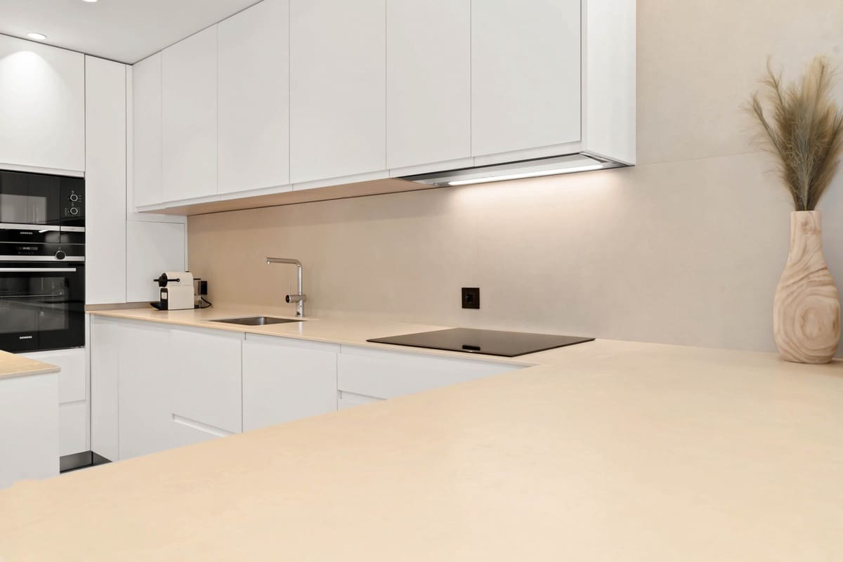 2 soveværelse Lejlighed til salg i Estepona - € 599.900 (Ref: 9413191)