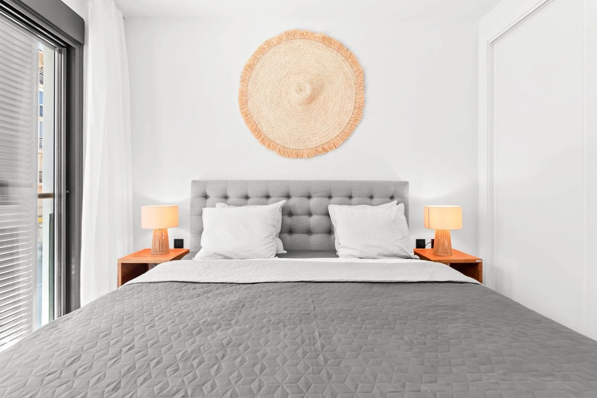 2 soveværelse Lejlighed til salg i Estepona - € 599.900 (Ref: 9413191)