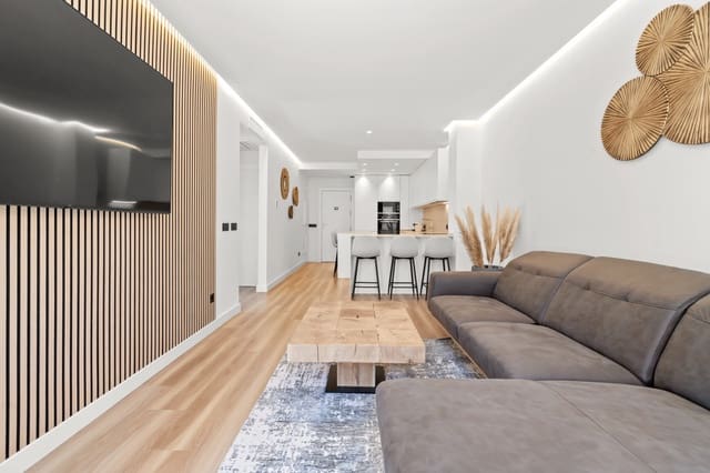 Apartamento de 2 habitaciones en Centro, Estepona en venta - 599.900 € (Ref: 9413191)