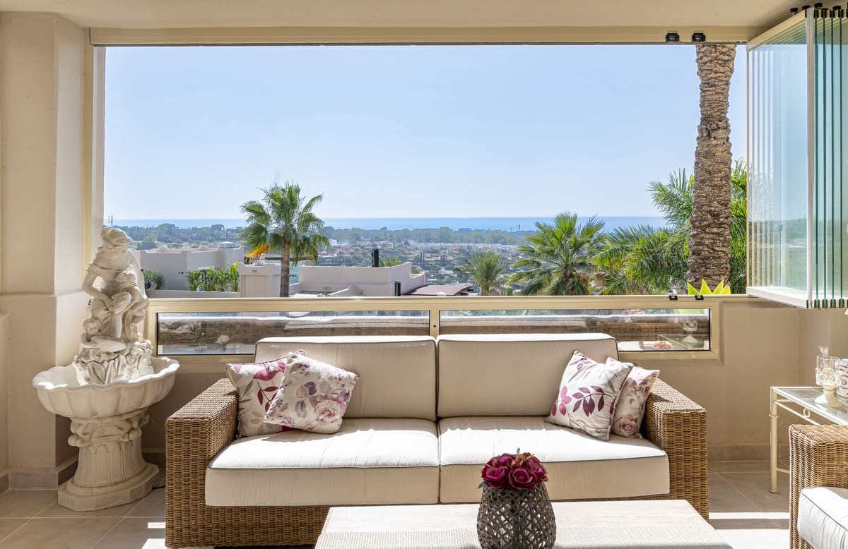 2 bedroom Apartment for sale in El Paraiso - € 579,000 (Ref: 9413192)