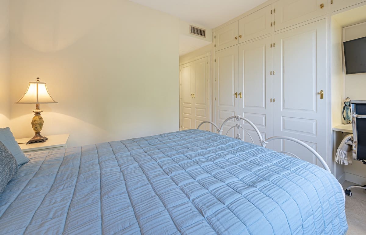 2 bedroom Apartment for sale in El Paraiso - € 579,000 (Ref: 9413192)