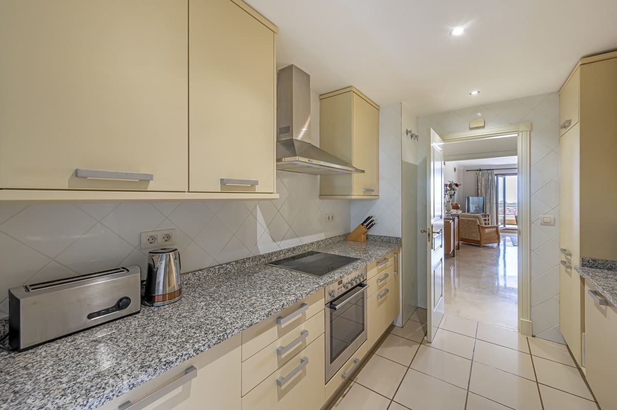 2 bedroom Apartment for sale in El Paraiso - € 579,000 (Ref: 9413192)