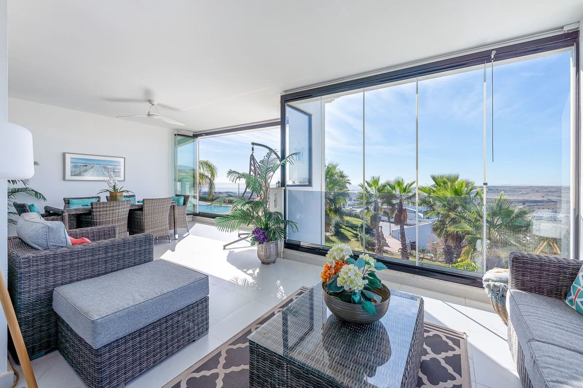 Apartamento de 4 habitaciones en Estepona en venta - 975.000 € (Ref: 9413194)