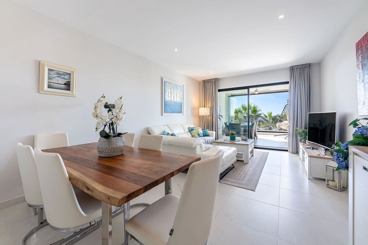 4 sovrum Lägenhet till salu i Estepona - 899 000 € (Ref: 9413194)