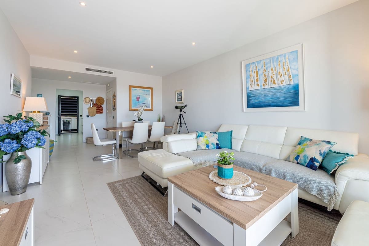 4 sovrum Lägenhet till salu i Estepona - 899 000 € (Ref: 9413194)