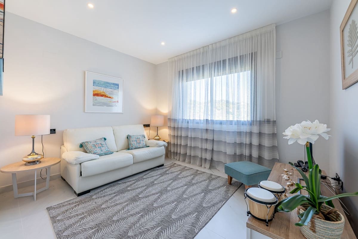 4 sovrum Lägenhet till salu i Estepona - 899 000 € (Ref: 9413194)