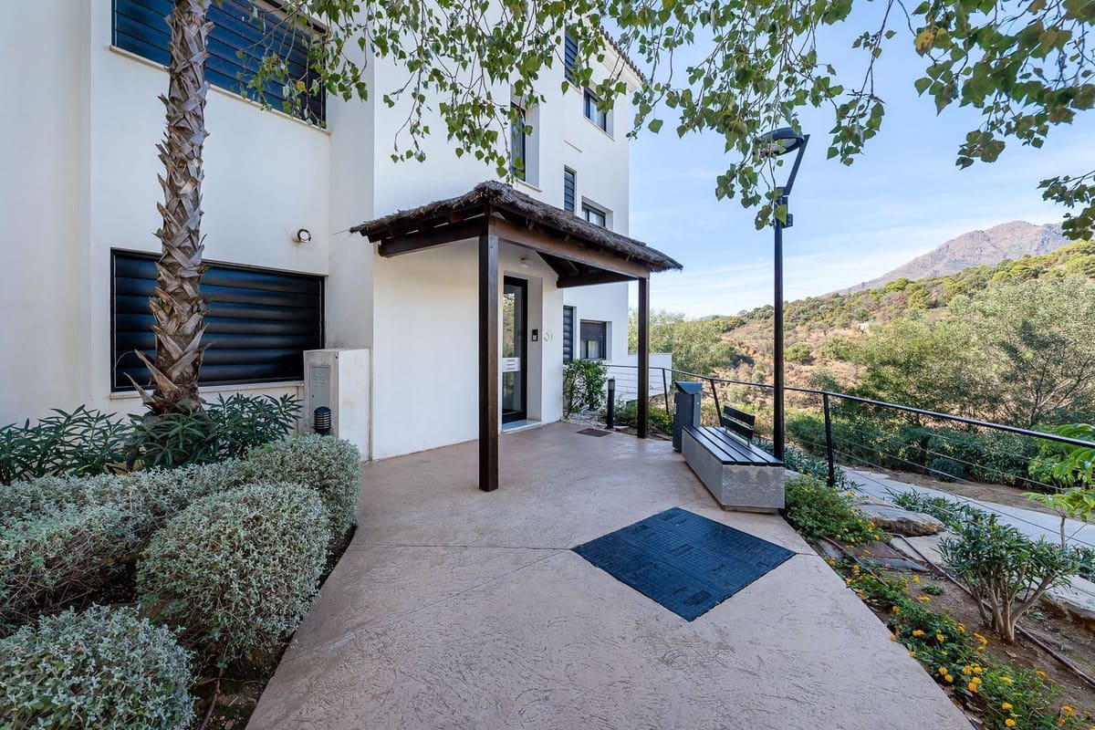 4 sovrum Lägenhet till salu i Estepona - 899 000 € (Ref: 9413194)