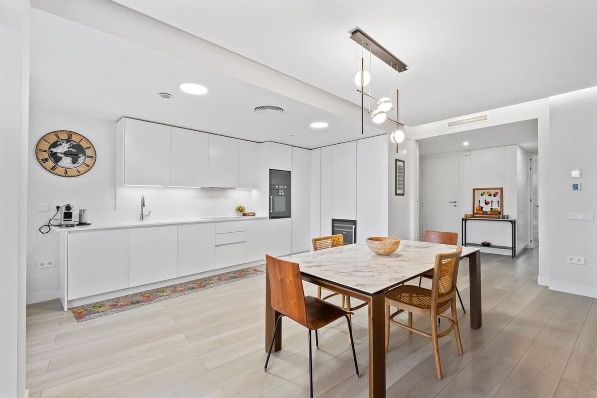 2 bedroom Apartment for sale in Estepona - € 795,000 (Ref: 9413196)