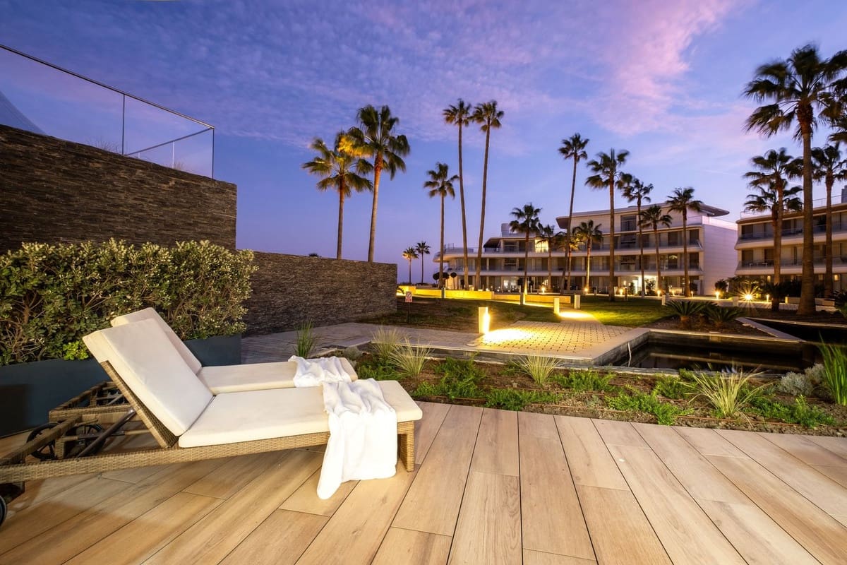 2 bedroom Apartment for sale in Estepona - € 795,000 (Ref: 9413196)