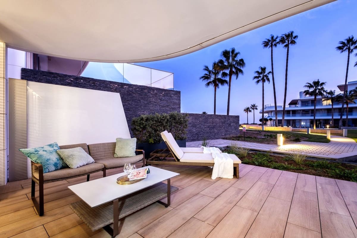 2 bedroom Apartment for sale in Estepona - € 795,000 (Ref: 9413196)