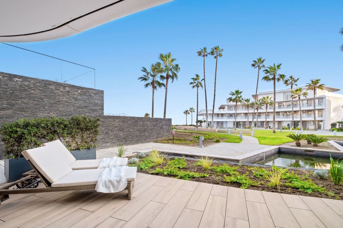 2 bedroom Apartment for sale in Estepona - € 795,000 (Ref: 9413196)