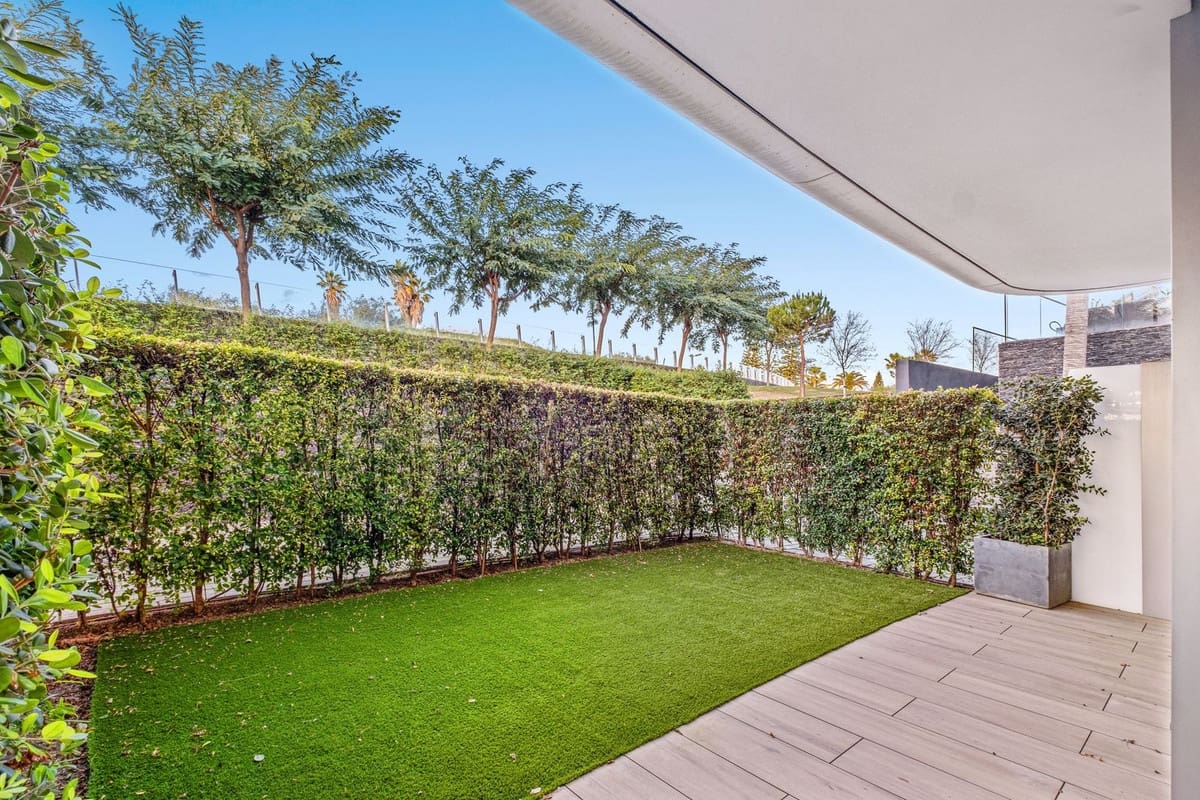 2 bedroom Apartment for sale in Estepona - € 795,000 (Ref: 9413196)