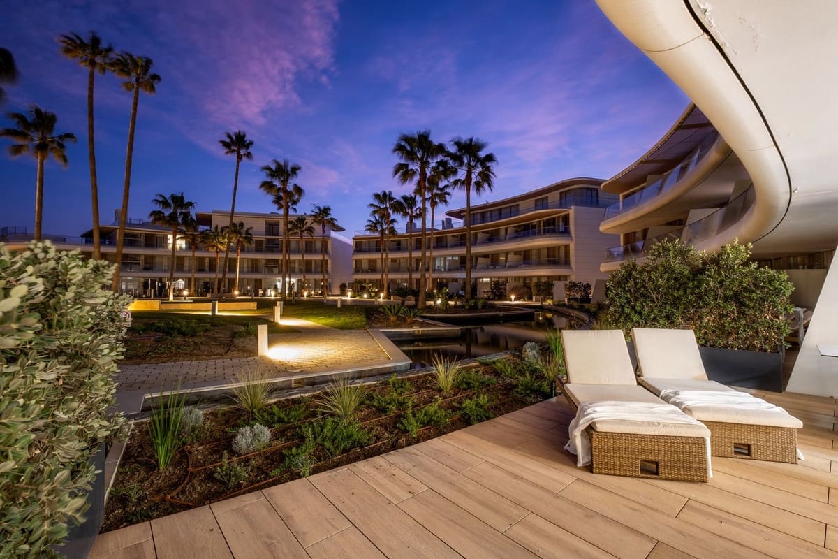 2 bedroom Apartment for sale in Estepona - € 795,000 (Ref: 9413196)