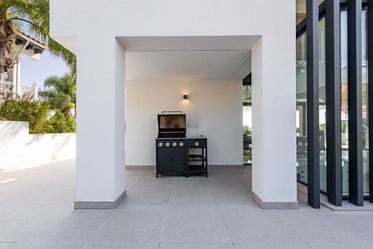 3 soverom Villa til salgs i Estepona - € 1 395 000 (Ref: 9413198)