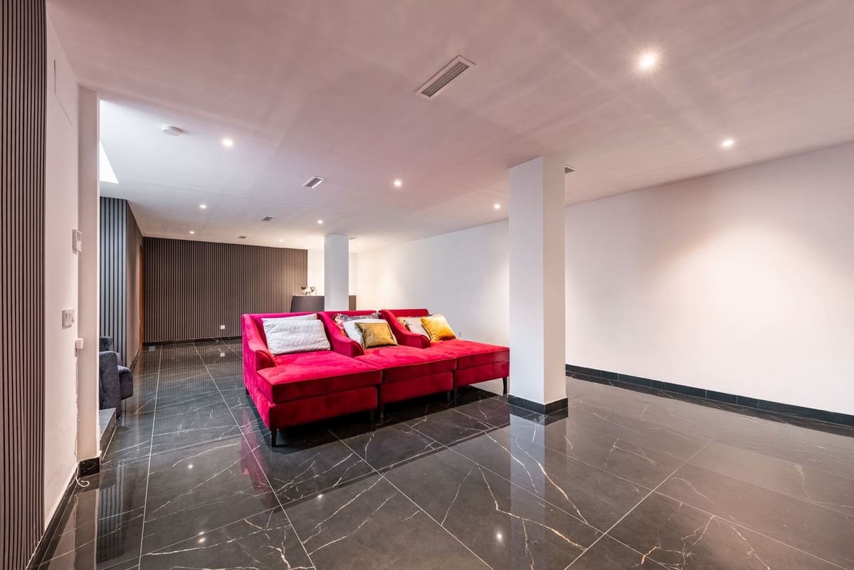 Chalet de 3 habitaciones en Estepona en venta - 1.400.000 € (Ref: 9413198)