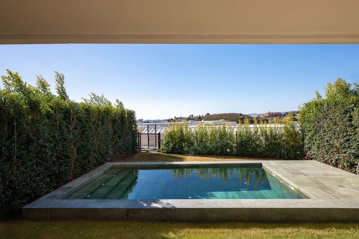 Apartamento de 2 habitaciones en Fuengirola en venta - 799.000 € (Ref: 9414605)