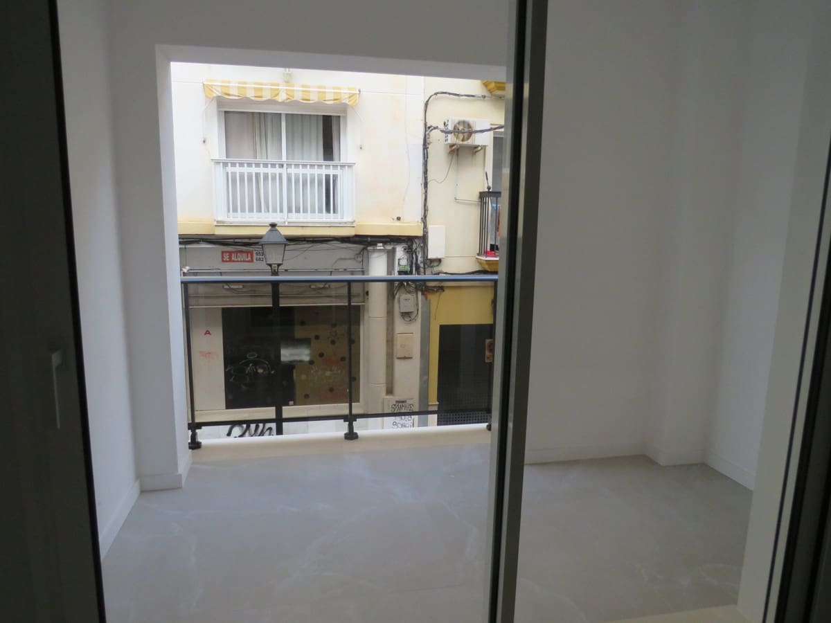 2 bedroom Apartment for sale in Fuengirola - € 335,000 (Ref: 9431836)