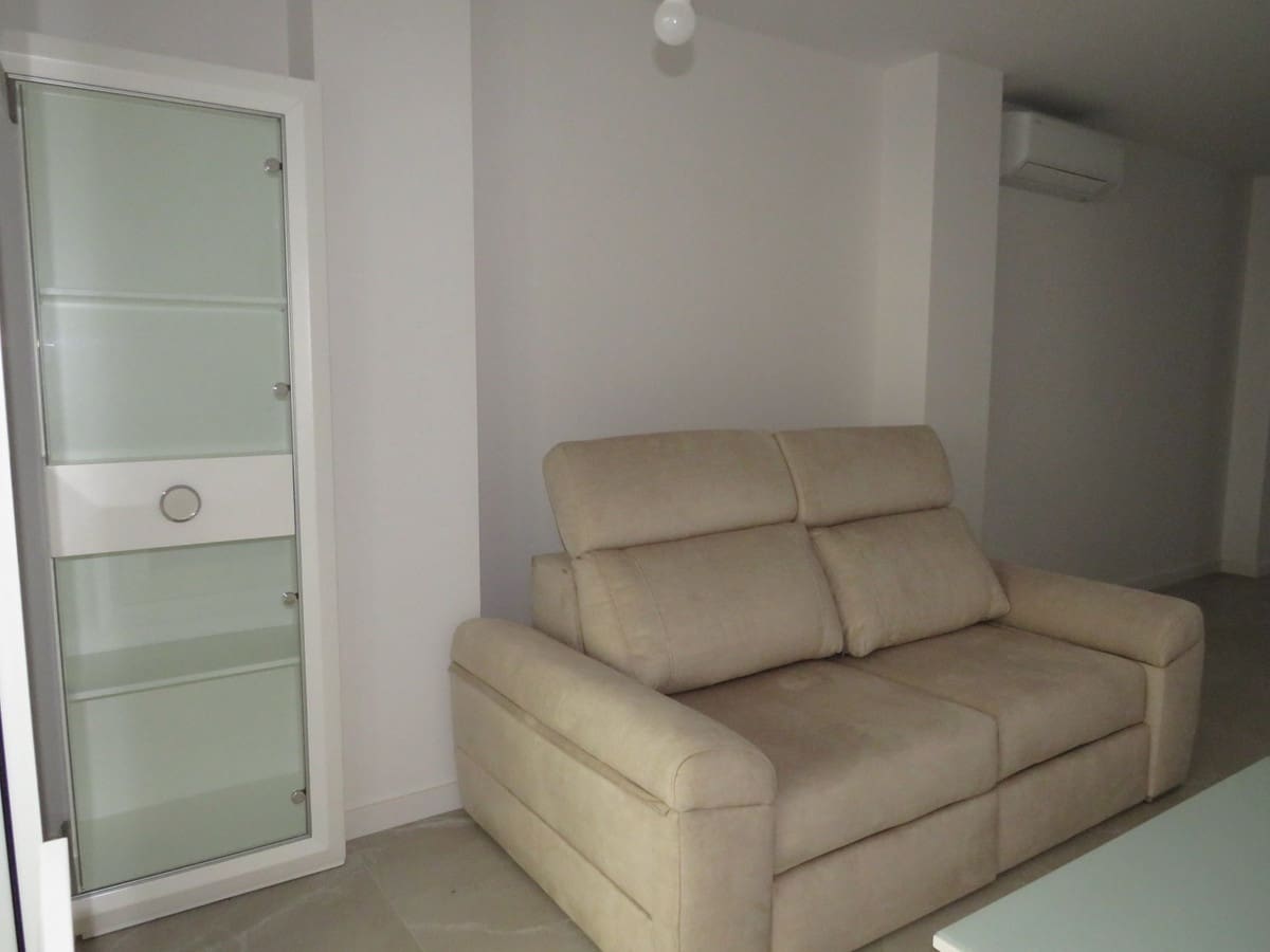 2 bedroom Apartment for sale in Fuengirola - € 335,000 (Ref: 9431836)