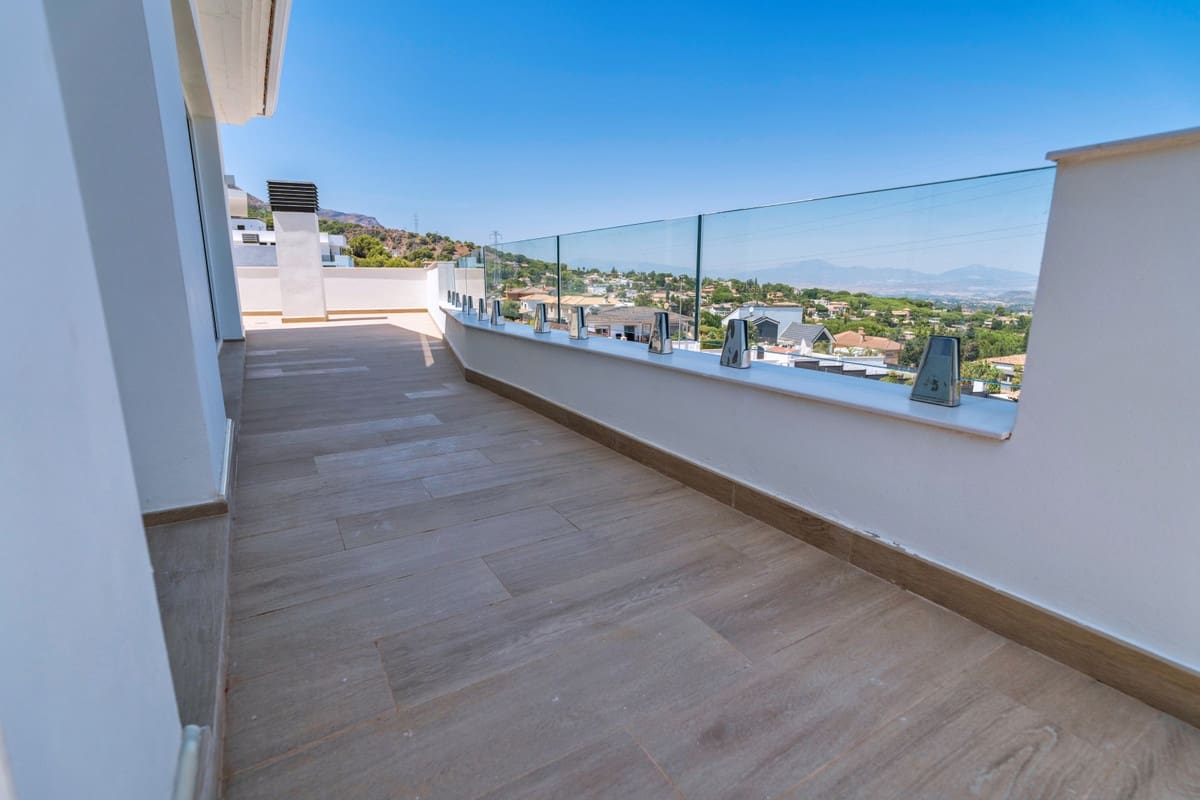 4 sypialnia Willa na sprzedaż w Pinos de Alhaurin - 890 000 € (Ref: 9432037)