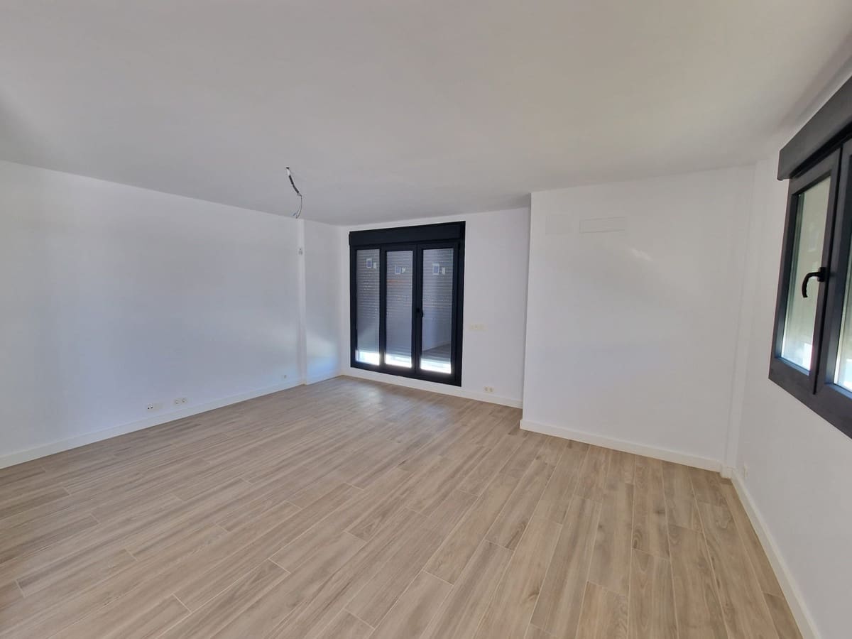 Casa de 2 habitaciones en Manilva en venta con garaje - 385.000 € (Ref: 9432053)