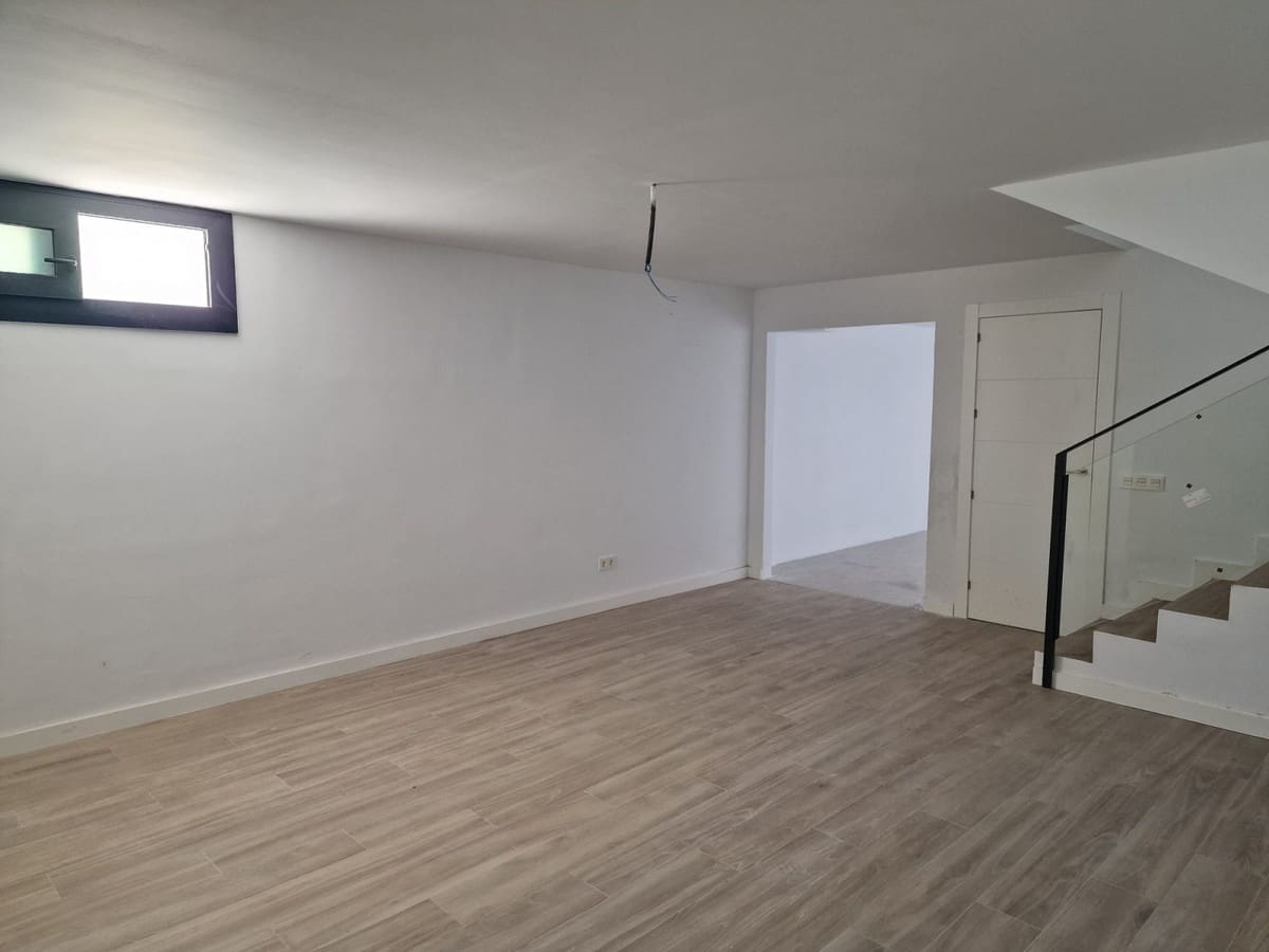 Casa de 2 habitaciones en Manilva en venta con garaje - 385.000 € (Ref: 9432053)