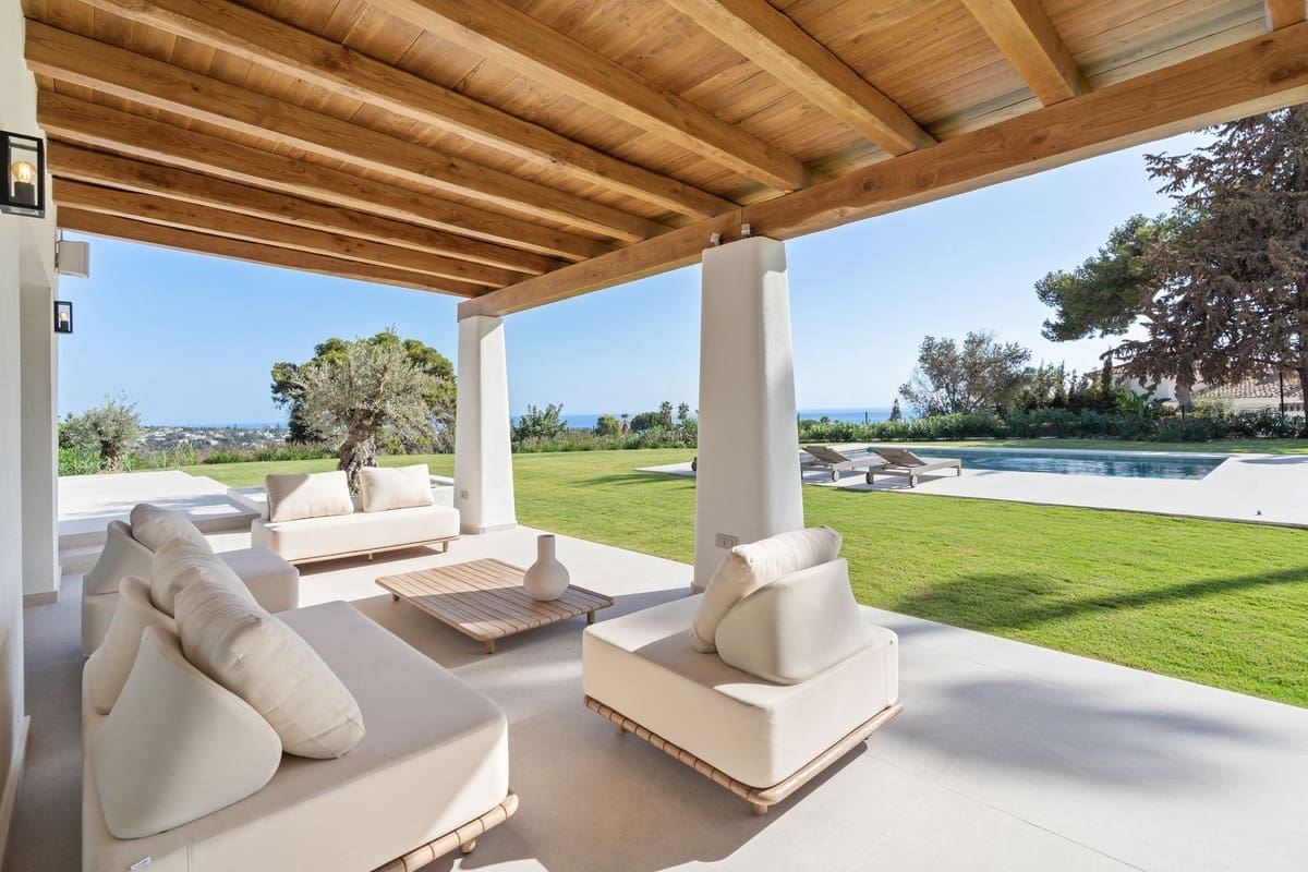 5 bedroom Villa for sale in El Rosario with garage - € 3,895,000 (Ref: 9432550)