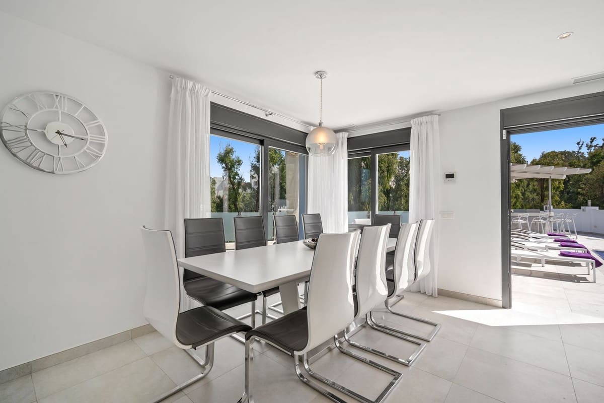 5 soverom Villa til salgs i La Cala de Mijas med garasje - € 1 950 000 (Ref: 9432551)